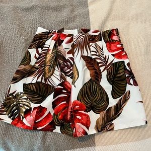 White shorts with flower details
